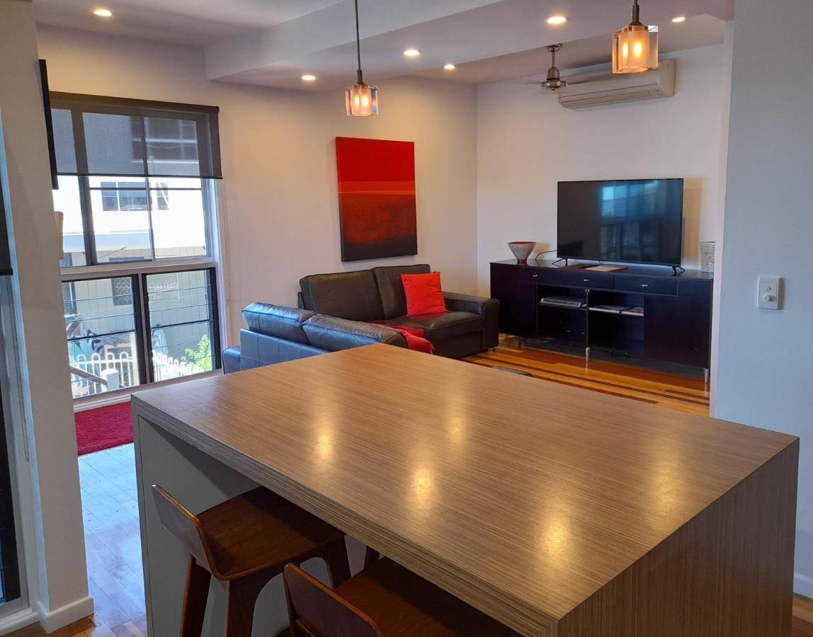 Airlie Apartments Ерлі-Біч Екстер'єр фото