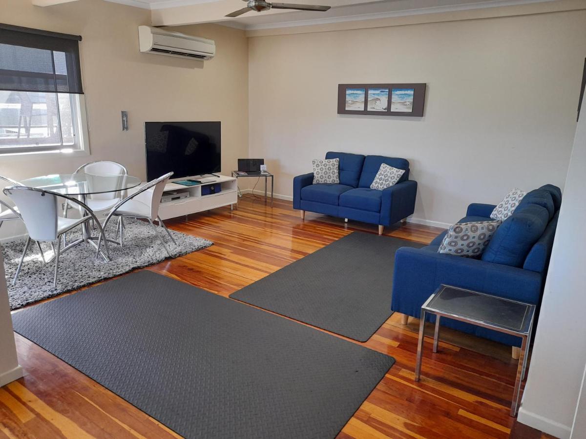 Airlie Apartments Ерлі-Біч Екстер'єр фото