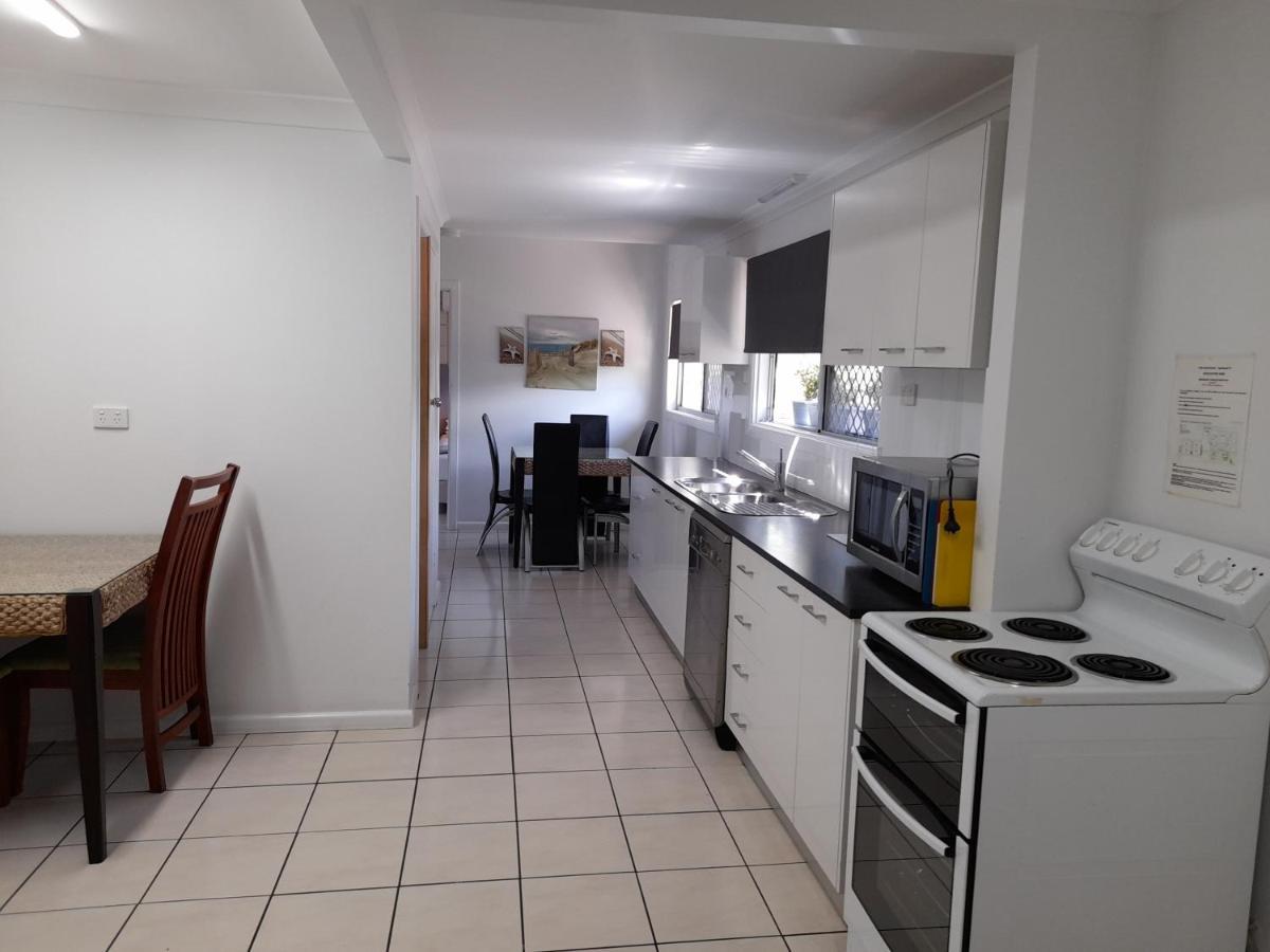 Airlie Apartments Ерлі-Біч Екстер'єр фото